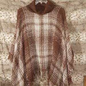 Onetheland beautiful wide knit plaid poncho Large
